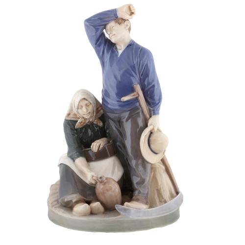  'Porcelain figure “Rest on the hayfield”'